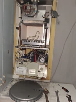 Kombi Basınç Düşmesi: Neden Olur, Nasıl Çözülür? - Kombi Arızaları