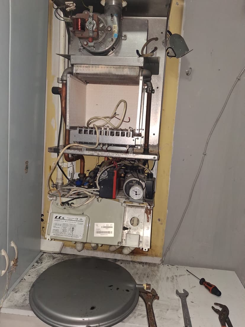 Kombi Basınç Düşmesi: Neden Olur, Nasıl Çözülür? - Kombi Arızaları